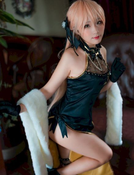 女汉子_十万网红美女美酱