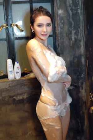 蓝衣地铁_4K在线观看视频