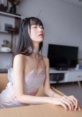 小草青青电视剧_JVID性感写真