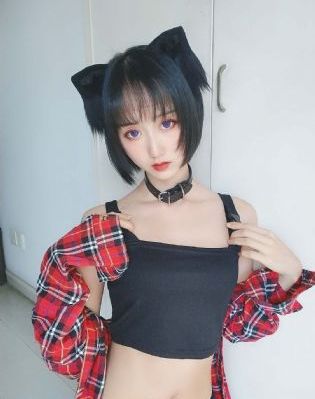 湿润的女人电影_BD英语在线视频观看